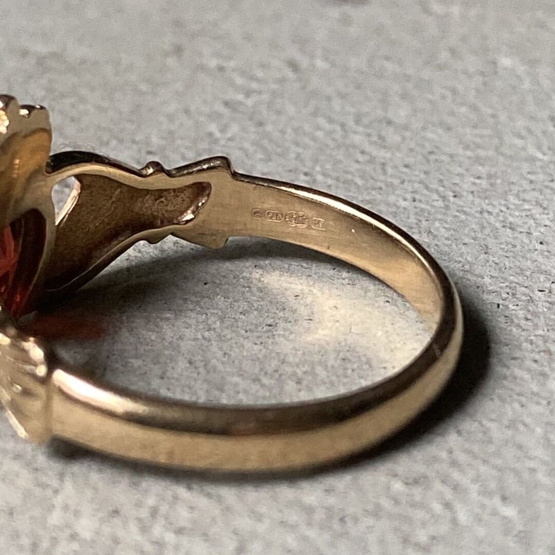 クラダリング（ガーネット） | Hands Tell You ハンドモチーフ 