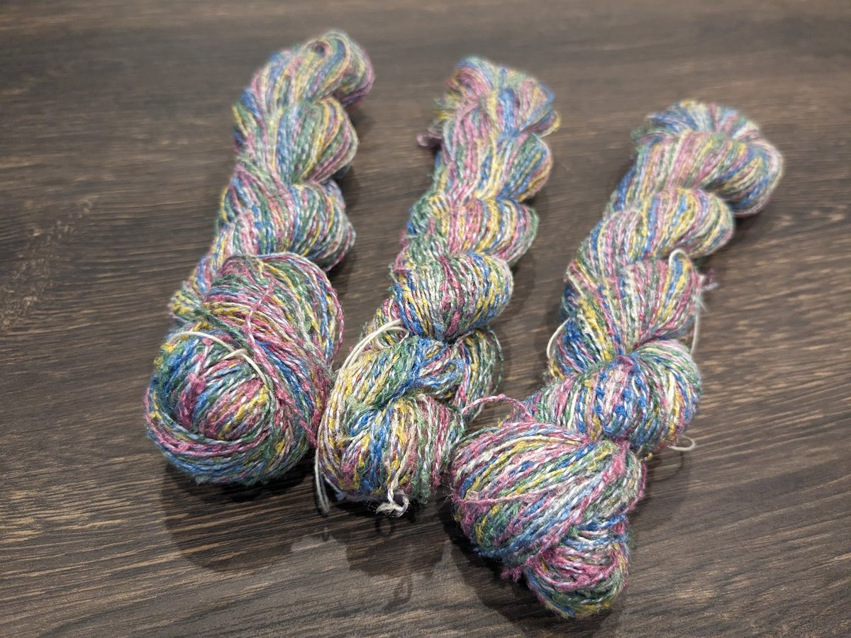 あおいりんご　絹糸　小さな手まり　バッグチャーム 天然石 絹糸 小さな手まり 紫 バッグチャーム 天然石 ハンドメイド