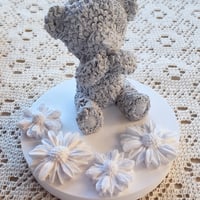 クマのアロマストーン（花の台座付き）