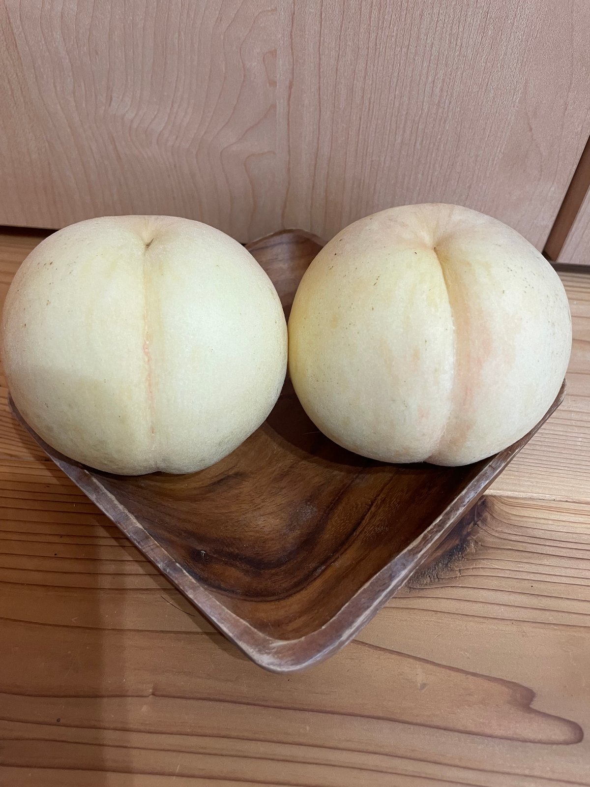 2025年・桃水】超希少品種！硬い果肉の岡山の白桃・ご家庭用訳あり（2