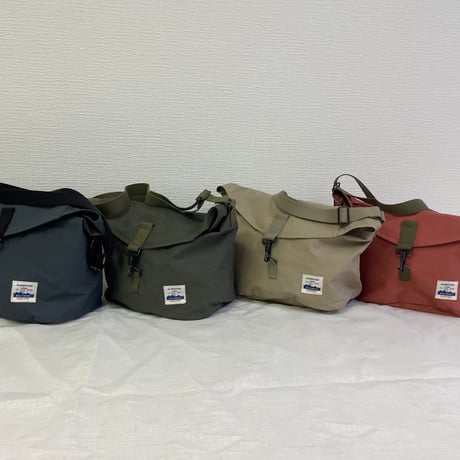 難燃・防水　テント生地で作ったARMY DUCK のミリかわショルダー