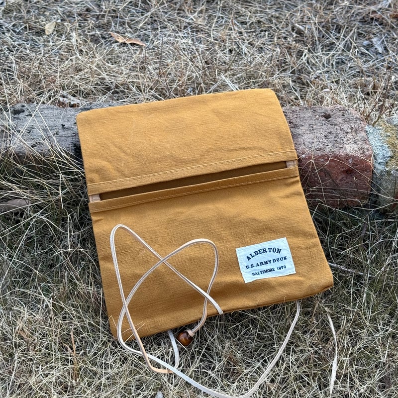 ALBERTON社の米軍帆布ARMY DUCKのブッシュクラフトロールポーチ