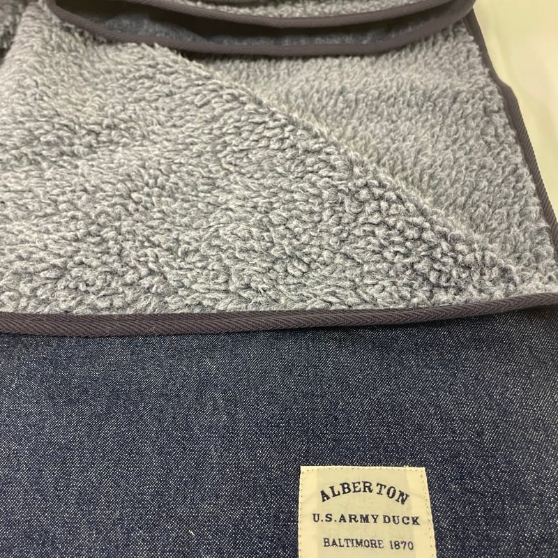 アルコスダンデのブランケット（キャンペーン当選品） デニム×赤外線を吸収して発熱するボアのブランケット | ALBERTON OUTDOORS