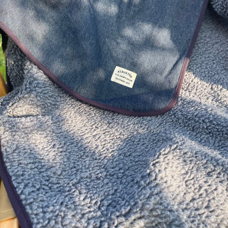 デニム×赤外線を吸収して発熱するボアのブランケット | ALBERTON OUTDOORS