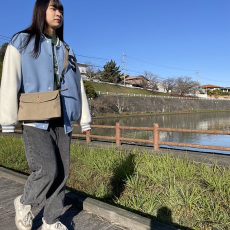 ARMYDUCK　ＮＹＬＯＮのスマホショルダー