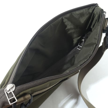 ARMYDUCK　ＮＹＬＯＮのスマホショルダー