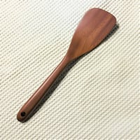 ユーカリのカトラリー〉フライ返し（赤木、右利き用）