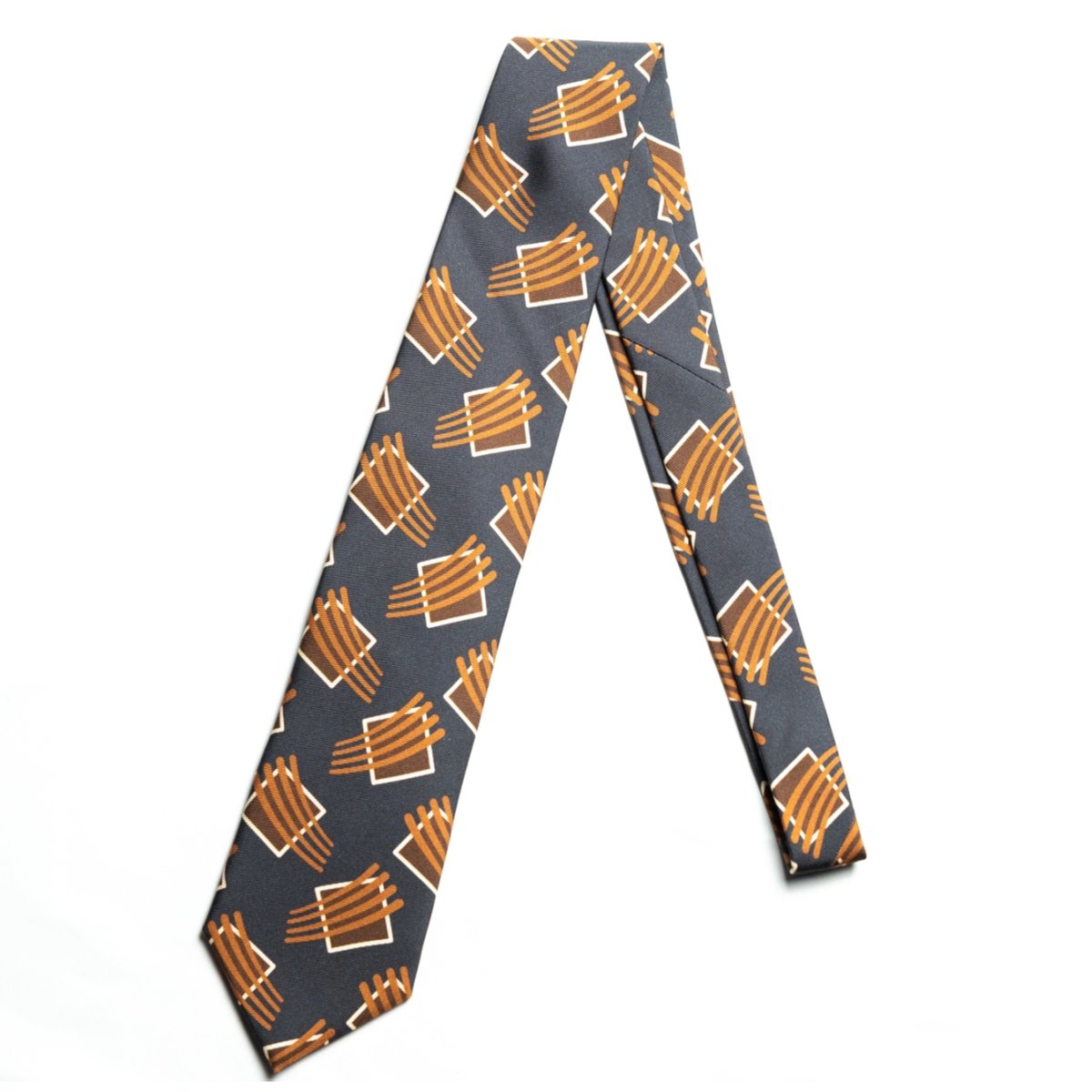 Holliday & Brown／ホリデーアンドブラウン ブラウン幾何学柄 | Drappe