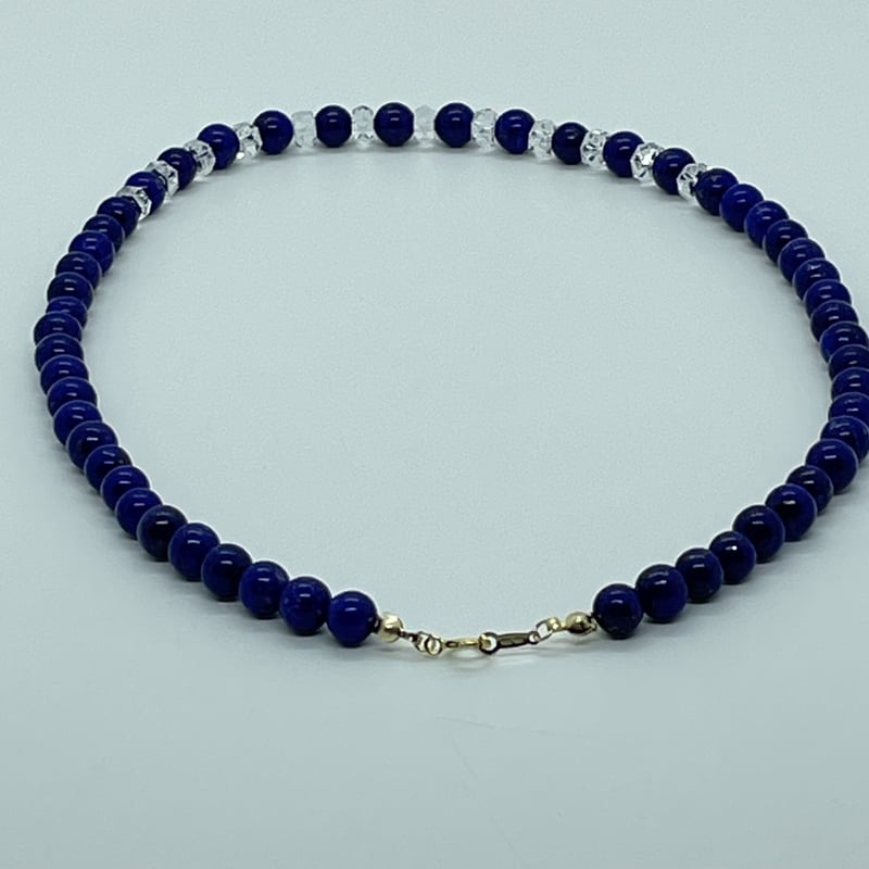 高品質ラビスラズリとボタンカット型水晶のネックレス | TIRORI