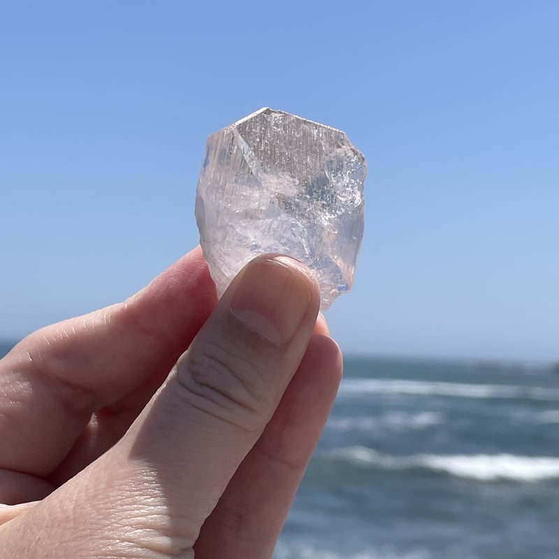 ダンビュライト　原石　ツイン　極薄いピンク色 ピンクダンビュライト1 | BIZEN Crystals