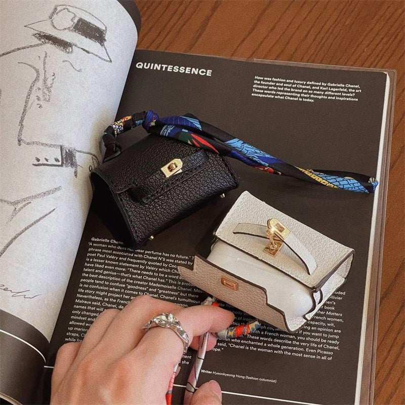 K-airpods pro case | HANNA CLOSET online