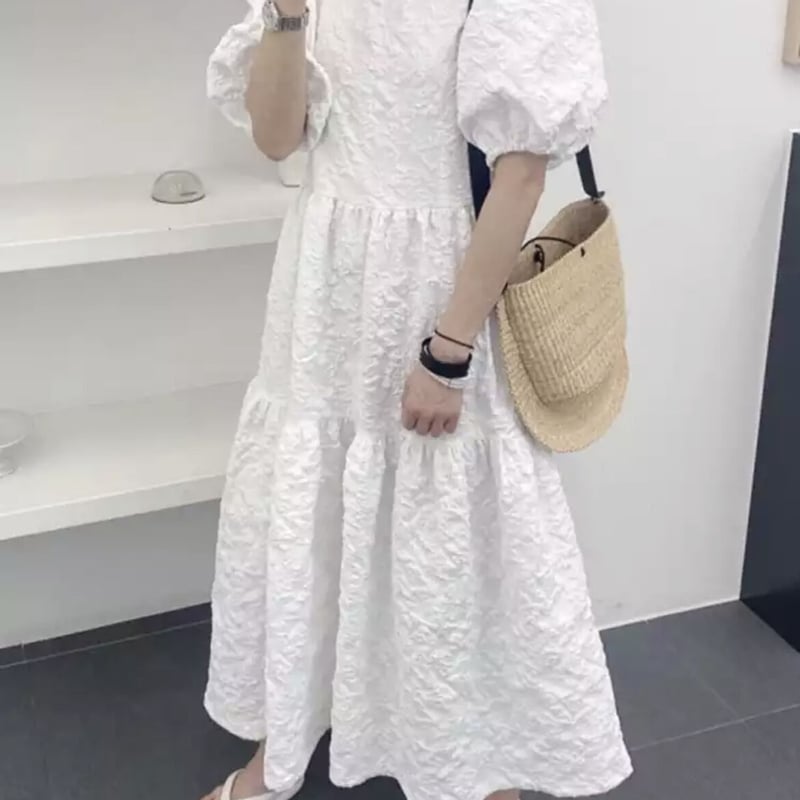 エンボスパフスリーブワンピース | HANNA CLOSET online