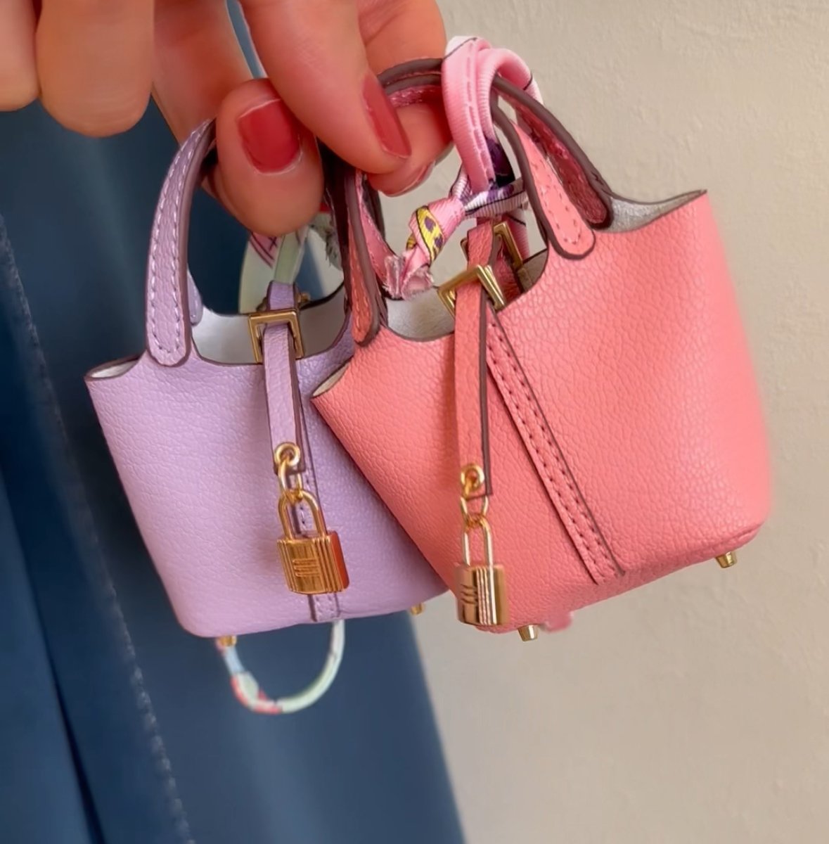 P-airpods pro case | HANNA CLOSET online