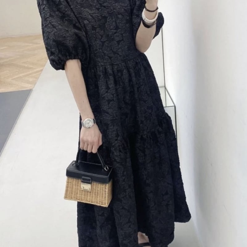 エンボスパフスリーブワンピース | HANNA CLOSET online