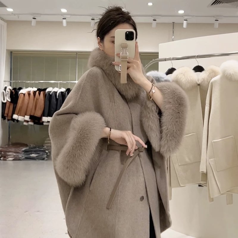 Fur elegance poncho | HANNA CLOSET online