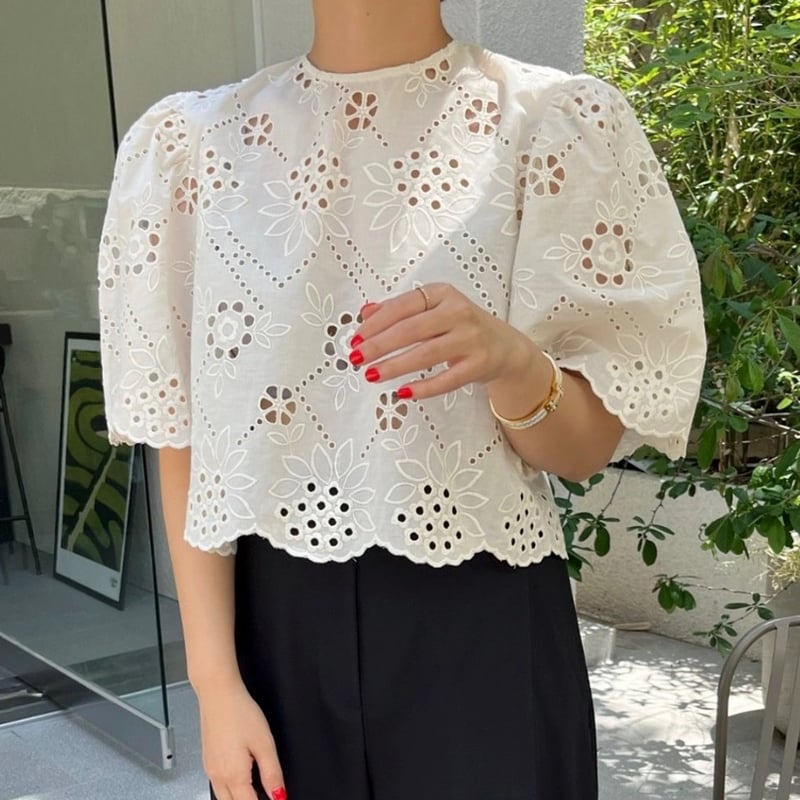 Flower lace tops | HANNA CLOSET online