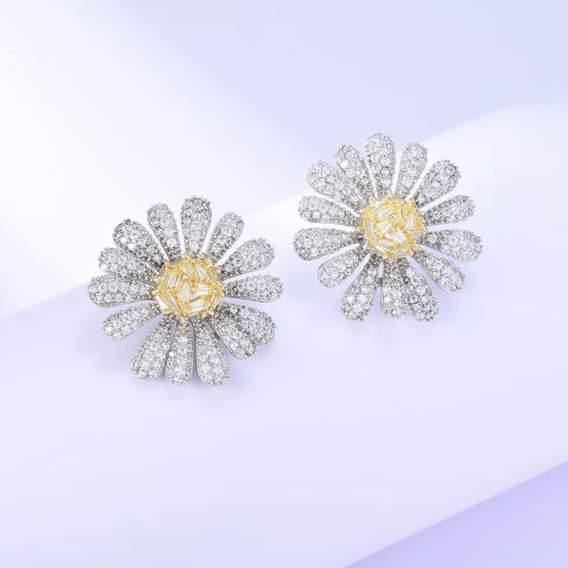 ペア⭐︎デイジーピアス デイジーのピアス or イヤリング / Daisy Pierced or Clip-On Ea