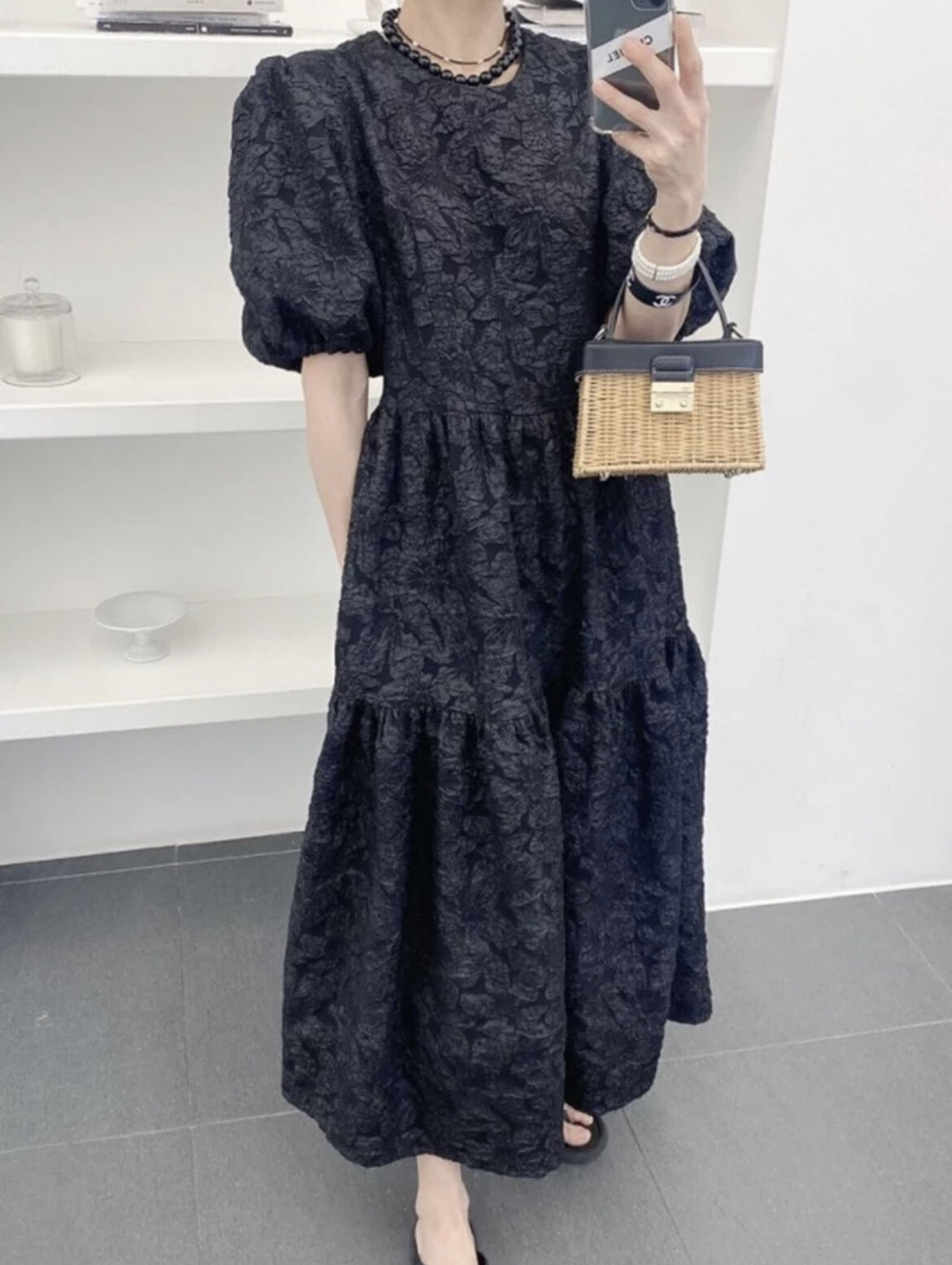 エンボスパフスリーブワンピース | HANNA CLOSET online