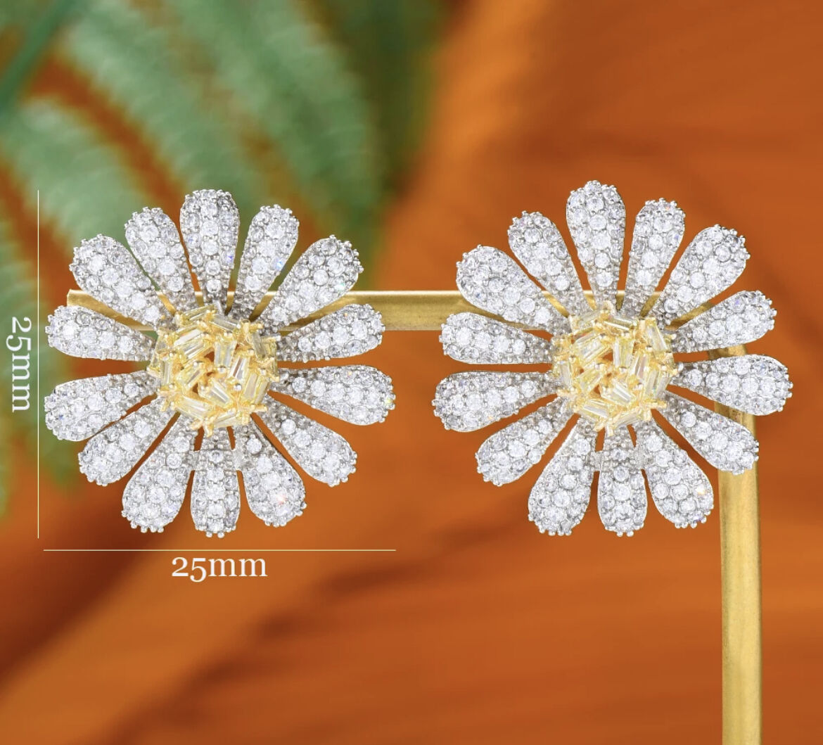ペア⭐︎デイジーピアス デイジーのピアス or イヤリング / Daisy Pierced or Clip-On Ea