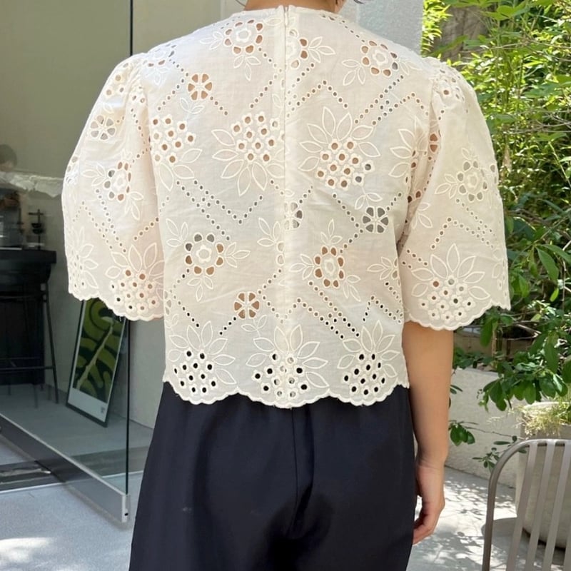 Flower lace tops | HANNA CLOSET online