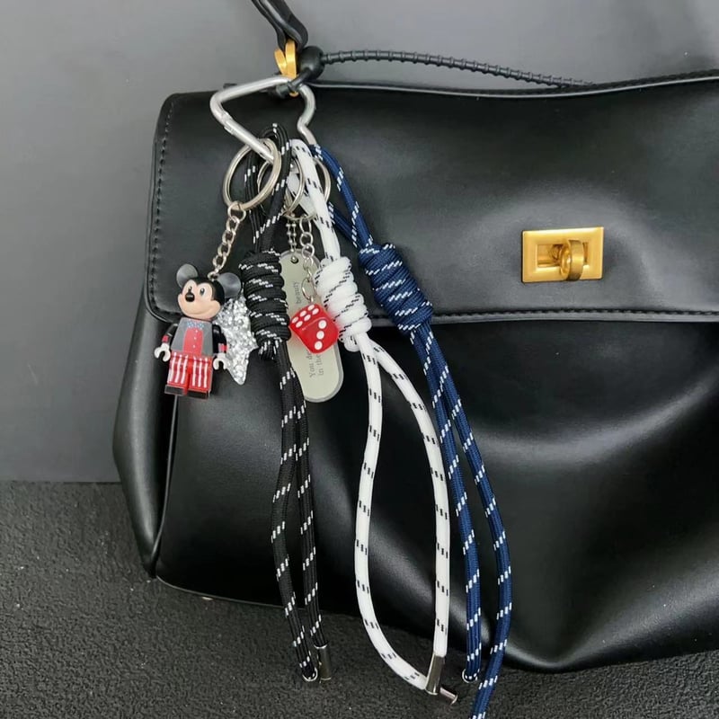 Chic bag charm | HANNA CLOSET online