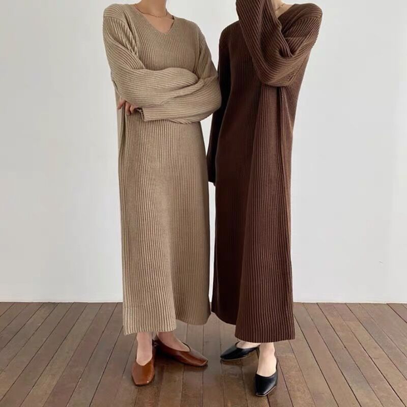 Vネックニットワンピース | HANNA CLOSET online