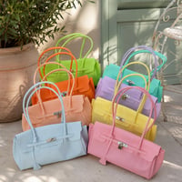 Chic bag charm | HANNA CLOSET online