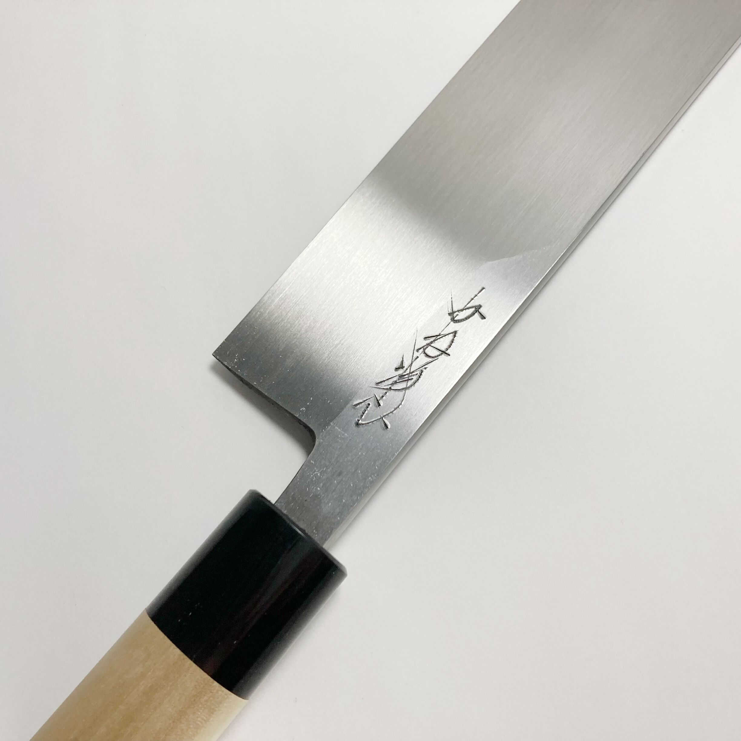 鰻裂き包丁 青鋼 霞 水牛柄 8寸（240mm） | 刃物の老舗 本家かね惣