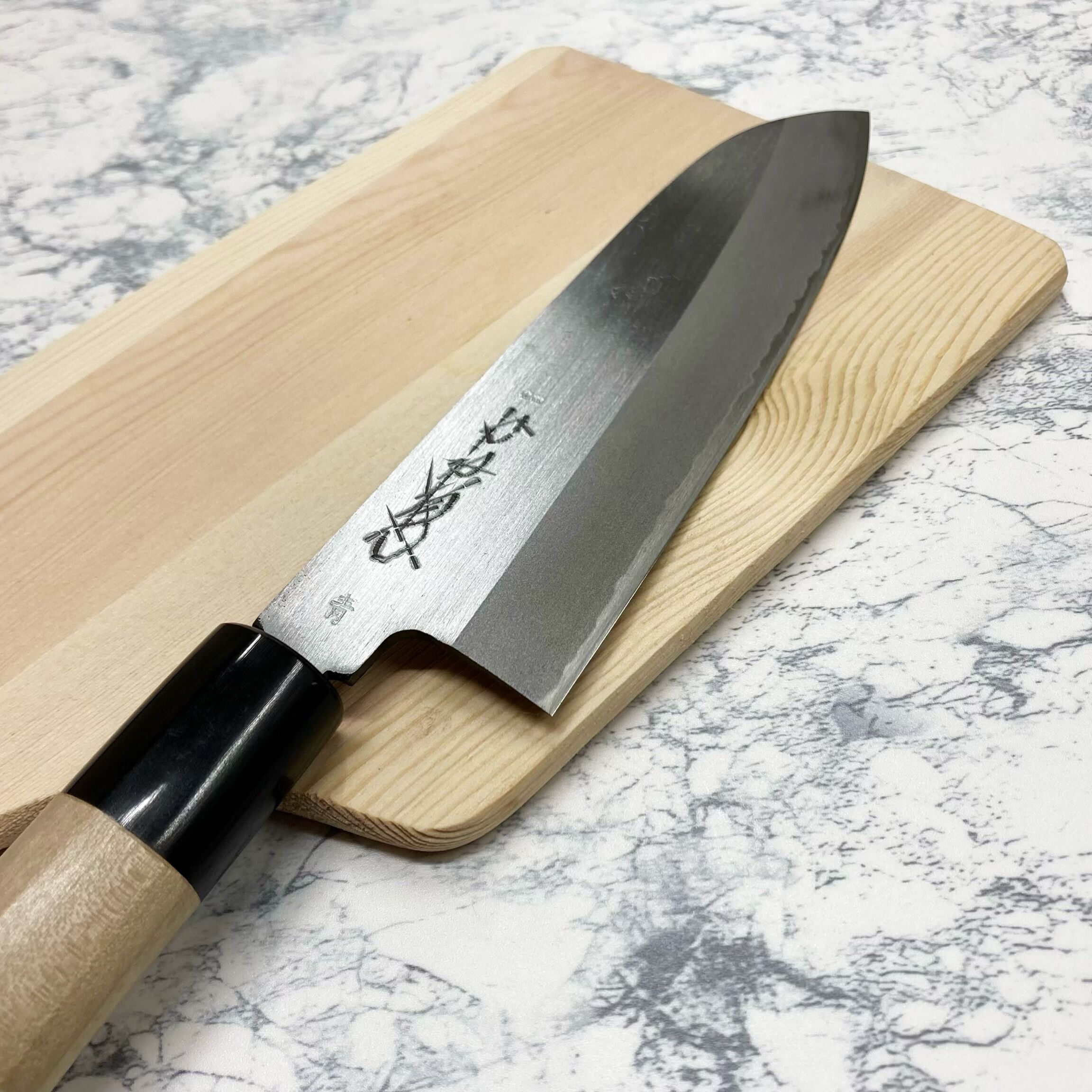 三徳包丁 青鋼 水牛柄 180mm | 刃物の老舗 本家かね惣 | 【公式