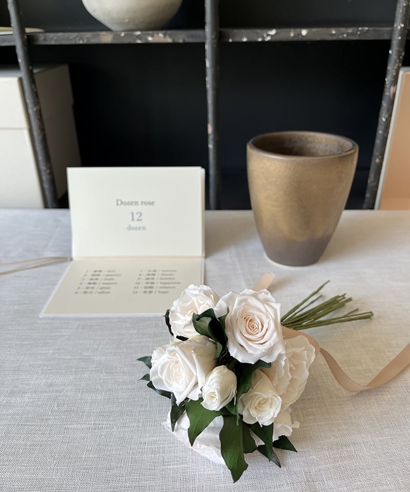 ○Dozen rose / ダズンローズ 12本のバラの花 （ 白/ ブーケタイプ）