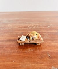 【うさぎタウンの仲間たち】　　お勉強つかれたよ。ちょっと休憩