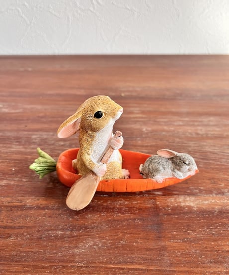 【うさぎタウンの仲間たち】　　ふねにのってゆらゆらうさぎ