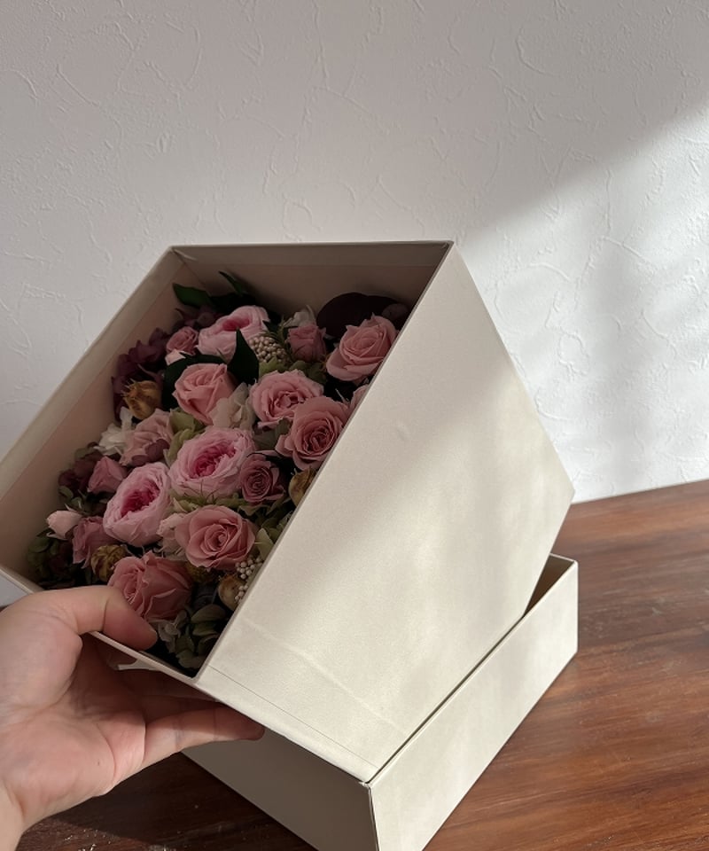 ○Rose number / ローズナンバー ボックスアレンジメントL （ ピンク