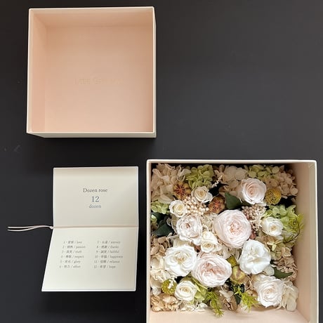 ●Dozen rose  /  ダズンローズ　　12本のバラの花 　（ホワイト / ボックスアレンジ）
