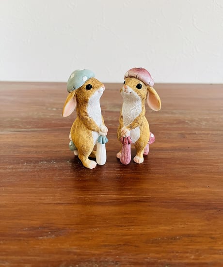 【うさぎタウンの仲間たち】　　きのこのお帽子うさぎ