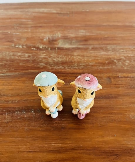 【うさぎタウンの仲間たち】　　きのこのお帽子うさぎ