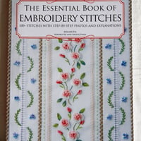 The Essential Book of Embroidery Stitches　刺繍本　イギリス（2021年）