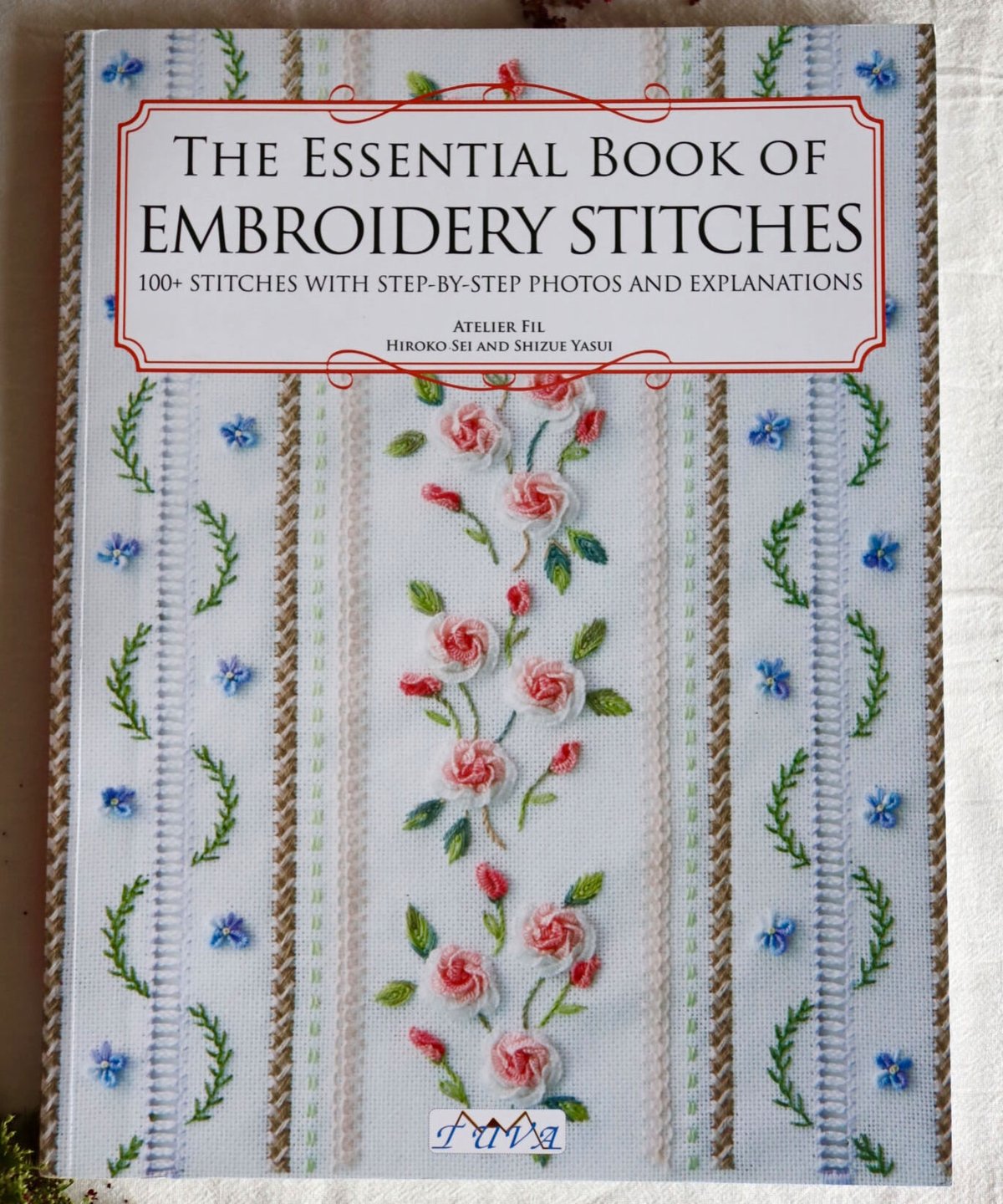英国王立刺繍学校 教則本Embroidery Techniques 洋書 英国王立刺繍学校 / 本 / RSN Fine Whitework by Jenny Adin-Christie