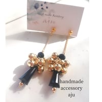 じゃらじゃらブラックピアス