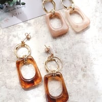 クリアマーブルの大振りピアス