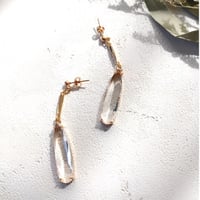 クリスタルピアス