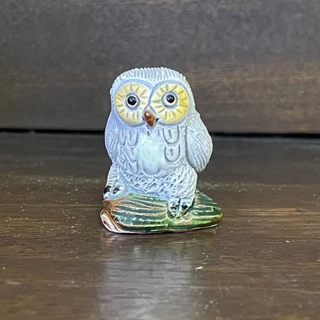 ハンドメイド フクロウの置物 樹脂製 著しく