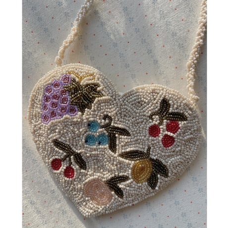 KONGESSLOEJD - BEADED HEART BAG | Vitamins