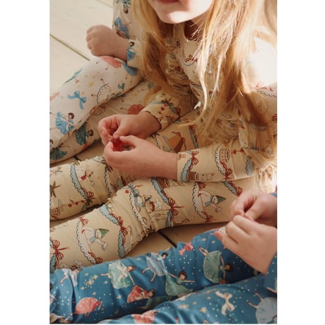 KONGESSLOEJD - BASIC BLOUSE/PANTS SET GOTS  | SNOW BOW BALLERINA