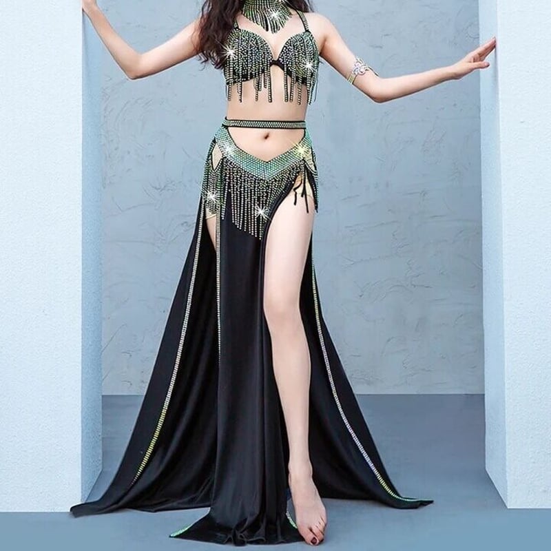 【新品】ベリーダンス衣装★着心地抜群とろみ素材♫柄黒！チェーン付 新品】ベリーダンス衣装☆着心地抜群とろみ素材♫柄黒！チェーン付