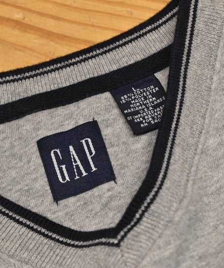 90~00s Used Gap V Neck Sweat Shirt "Made in USA" 04-423
