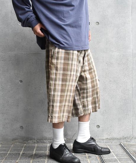 Used Arizona Jean Company Plaid Shorts 03-173