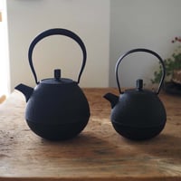 鉄瓶 Egg／空間鋳造