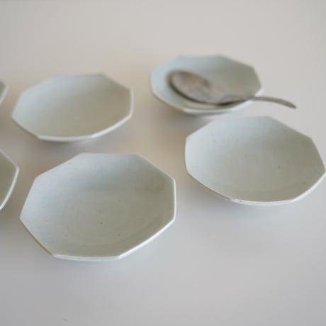 堅手八角小皿
