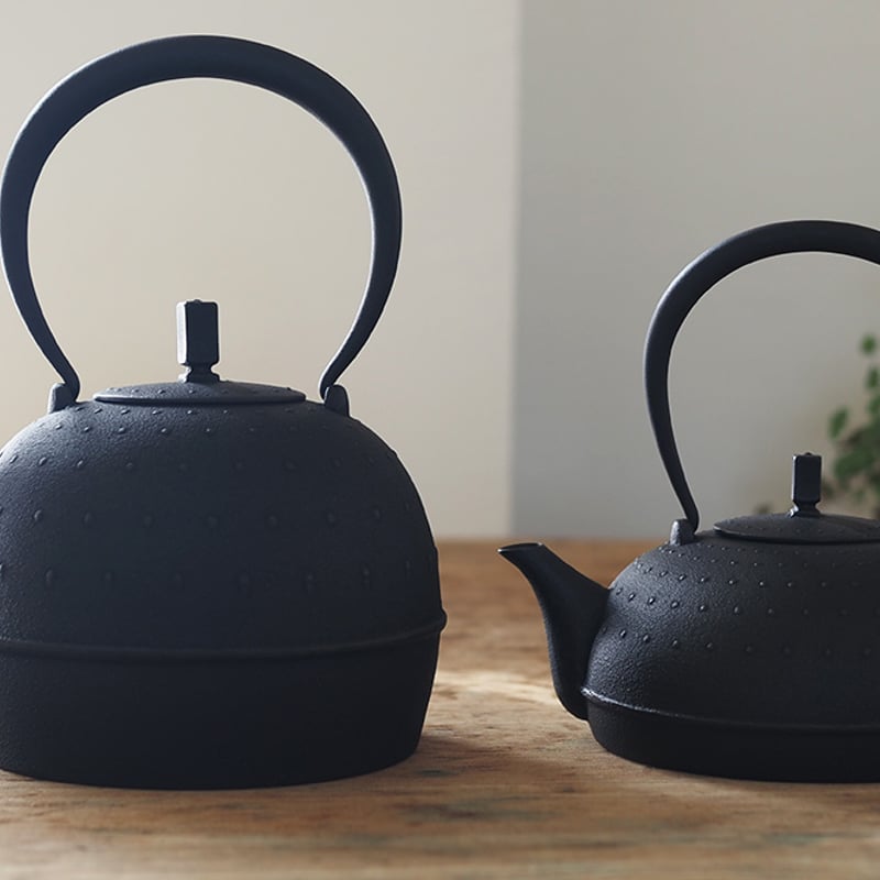 空間鋳造　鉄瓶　Sayu 大　南部鉄器 鉄瓶 Sayu（大）1.0L 空間鋳造 | まいにち、鉄器。